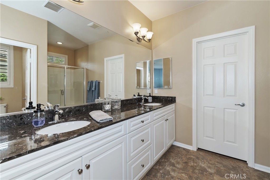 Four Seasons - Residential