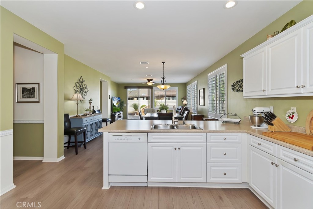 Four Seasons - Residential