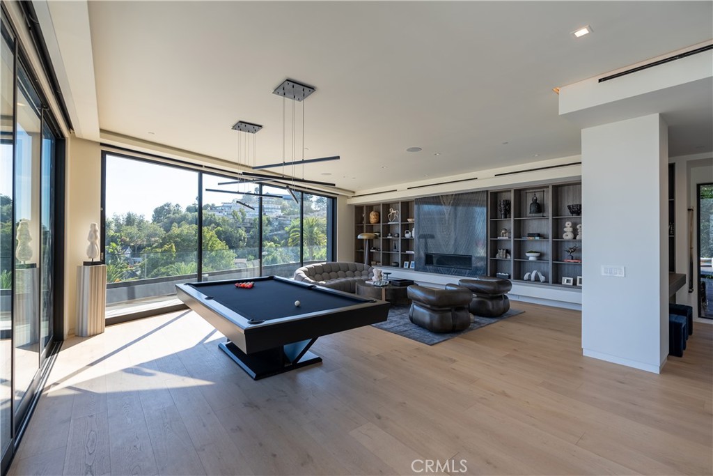 Properties 2 1947 Glencoe Way