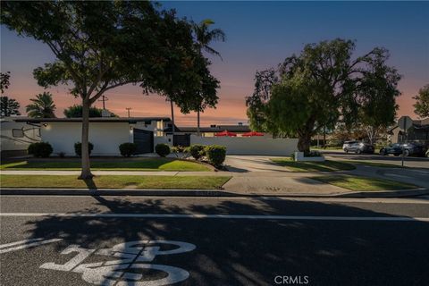 12431 Foster Road Rossmoor CA 90720