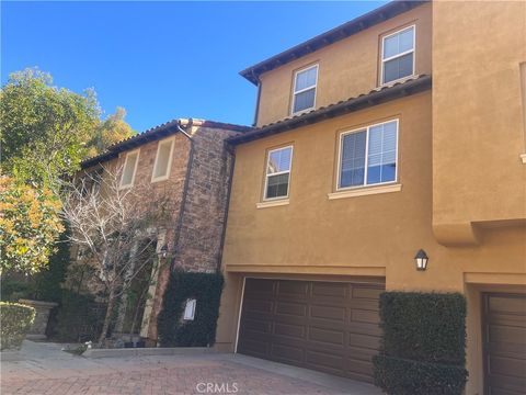 Photo of 31 Gingerwood, Irvine, CA 92603 (MLS # PW26049959)