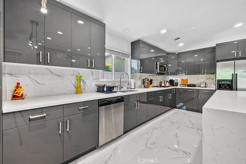 Panorama (33545) - Residential Lease