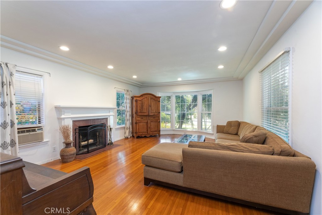 3766 Rose Avenue