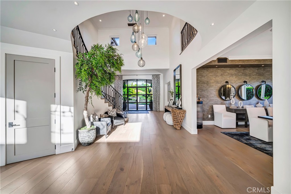 Properties 3 2037 Delphine Lane