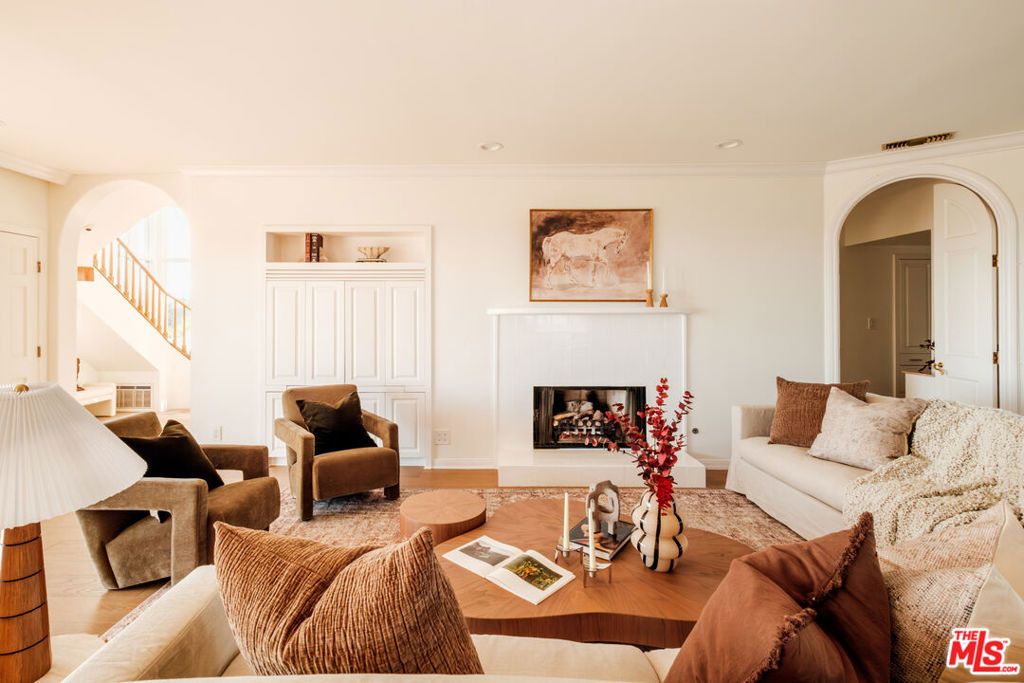 Photo of 905 Berkeley Street, Santa Monica, CA 90403 (MLS # 26659911)