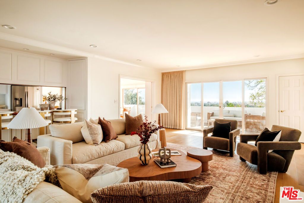 Photo of 905 Berkeley Street, Santa Monica, CA 90403 (MLS # 26659911)