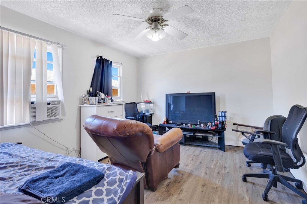 222 W 8th Avenue