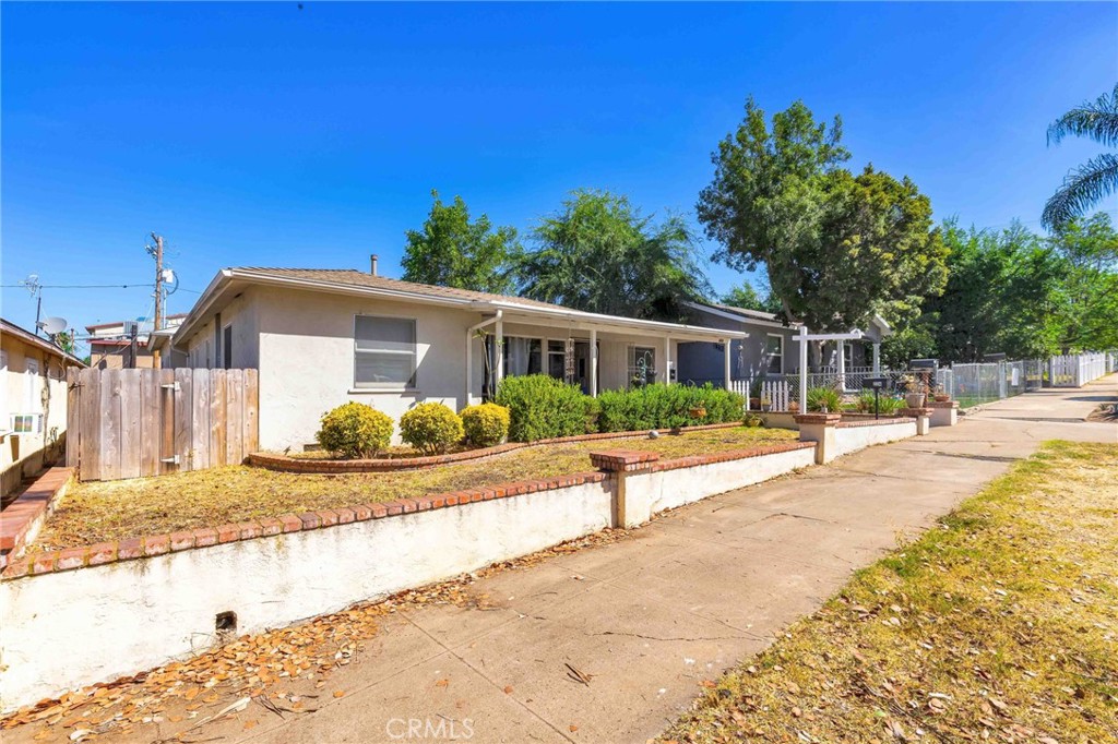 222 W 8th Avenue