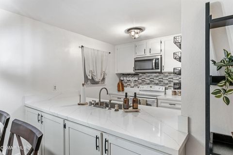 Tiny photo for 2324 Miramar Walk, Oxnard, CA 93035 (MLS # 226000866)
