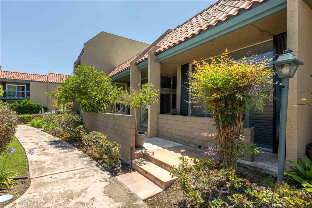 958 Palo Verde Avenue