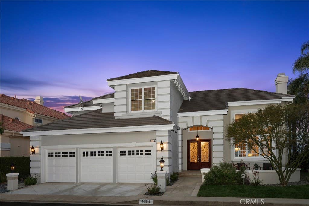 Photo of 24918 Vista Verenda, Woodland Hills, CA 91367 (MLS # SR26115088)