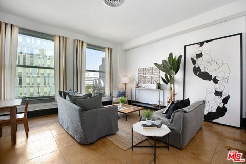 Photo of 108 W 2nd Street #514, Los Angeles, CA 90012 (MLS # 26990415)