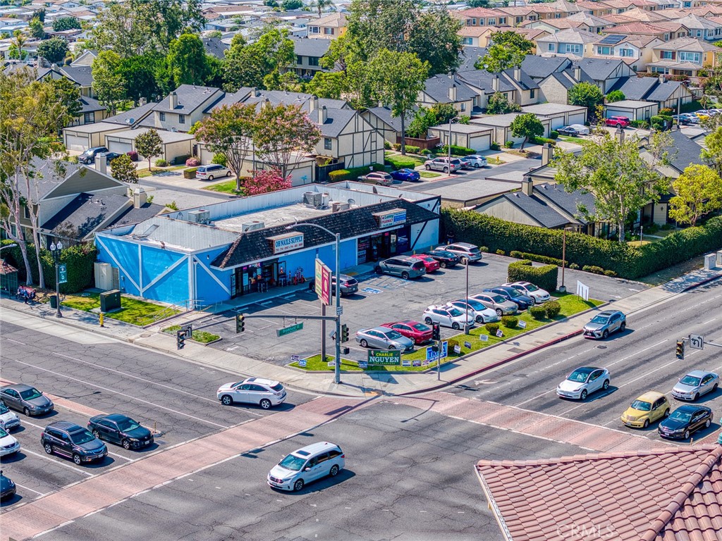 14975 Brookhurst