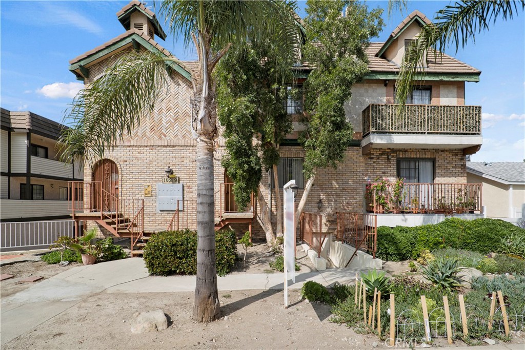 Properties 3 10219 Commerce Avenue