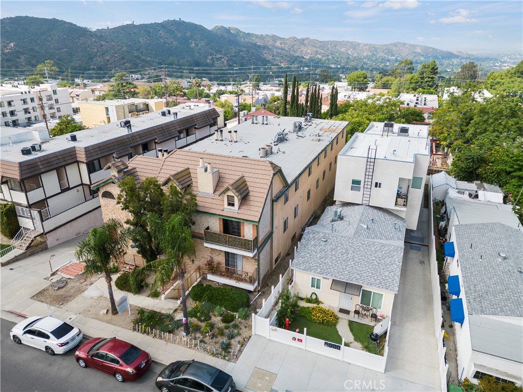 Properties 4 10219 Commerce Avenue