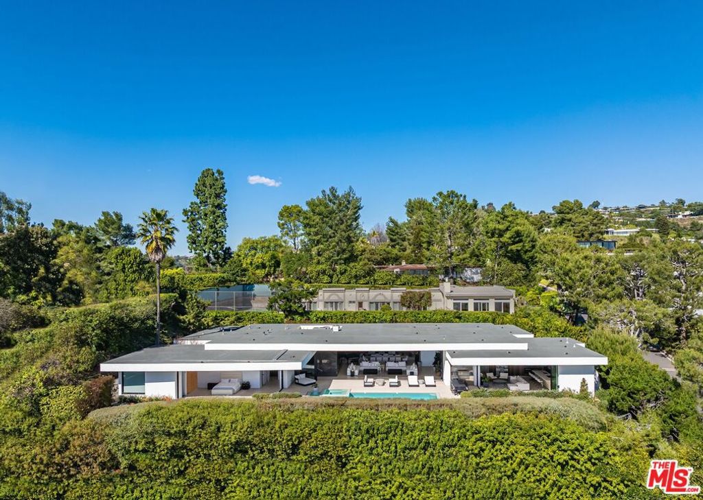 Photo of 1535 Carla Rdg, Beverly Hills, CA 90210 (MLS # 26654627)