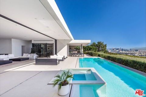 Photo of 1535 Carla Rdg, Beverly Hills, CA 90210 (MLS # 26654627)