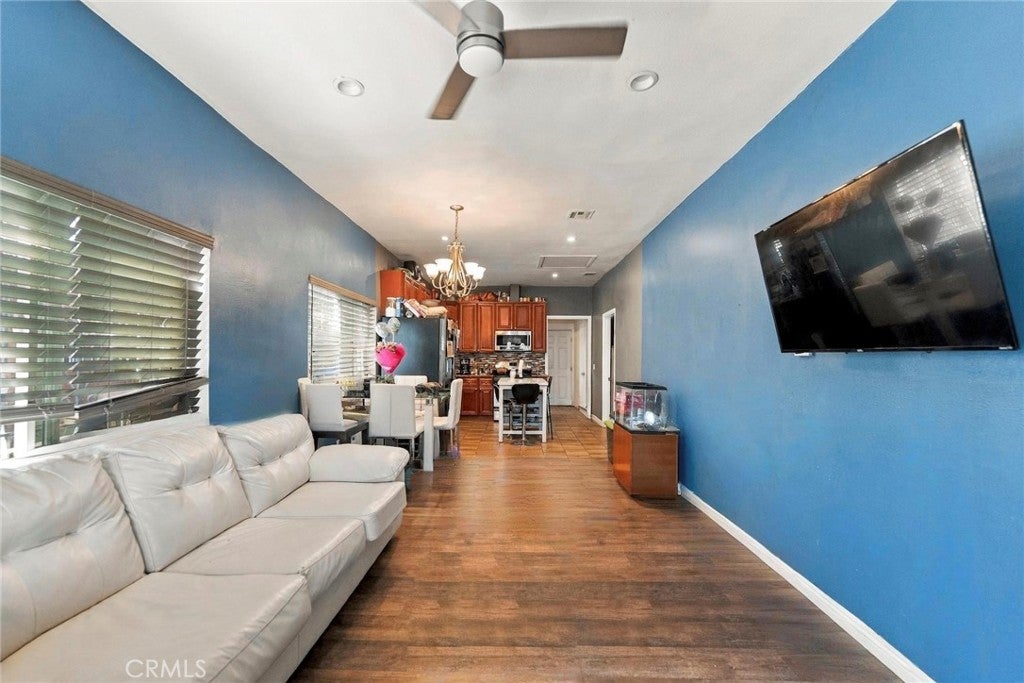 1345 W 89th