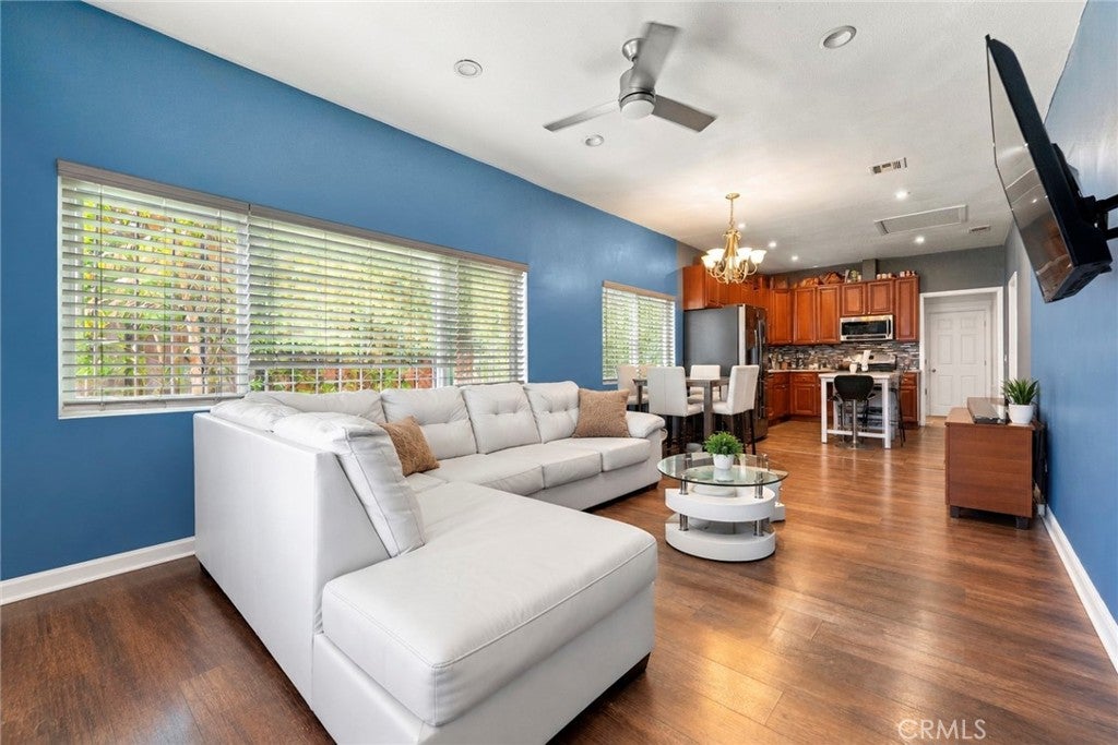 1345 W 89th