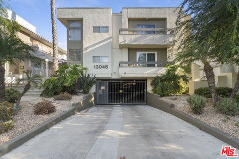 Photo of 13046 Moorpark Street #204, Los Angeles, CA 91604 (MLS # 26872555)
