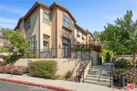 Photo of 732 Tennis Club Lane, Thousand Oaks, CA 91360 (MLS # 26911395)