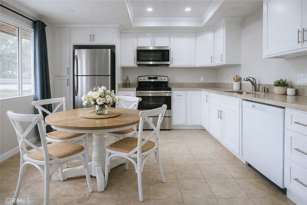 Photo of 1554 Border AVE #G, Corona, CA 92882 (MLS # IG26210475)