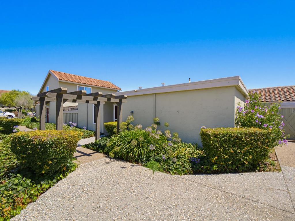 186 Crestview Court