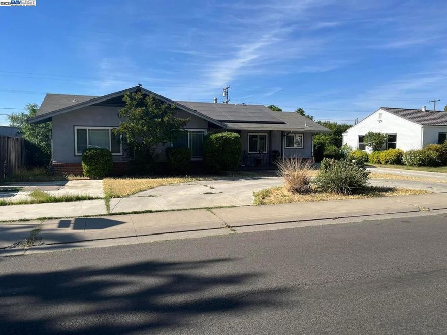 Charming 3-bedroom, 2-bath home located in Stockton’s desirable neighborhood. This well-maintained property features a spacious layout with plenty of natural light and a private backyard perfect for entertaining. Conveniently situated near schools, shopping, and major freeways—ideal for families or investors alike. Don’t miss this great opportunity!
