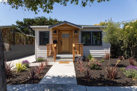 Photo of 1646 10Th St ST, Berkeley, CA 94710 (MLS # 41141141)