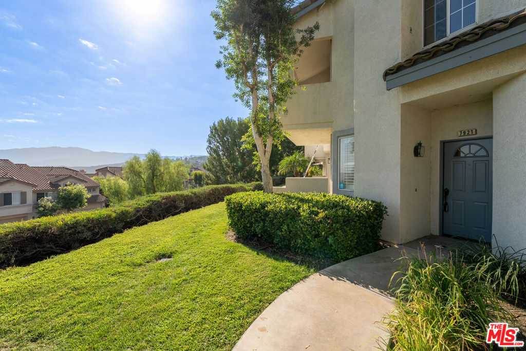 Desirable single-story end unit in gated Viewpointe North. This home offers new luxury vinyl flooring, abundant natural light, and a spacious patio with beautiful views. Primary suite includes a walk-in closet and dual sinks. Attached garage, covered carport, and resort-style amenities with pools, spas, and clubhouse.