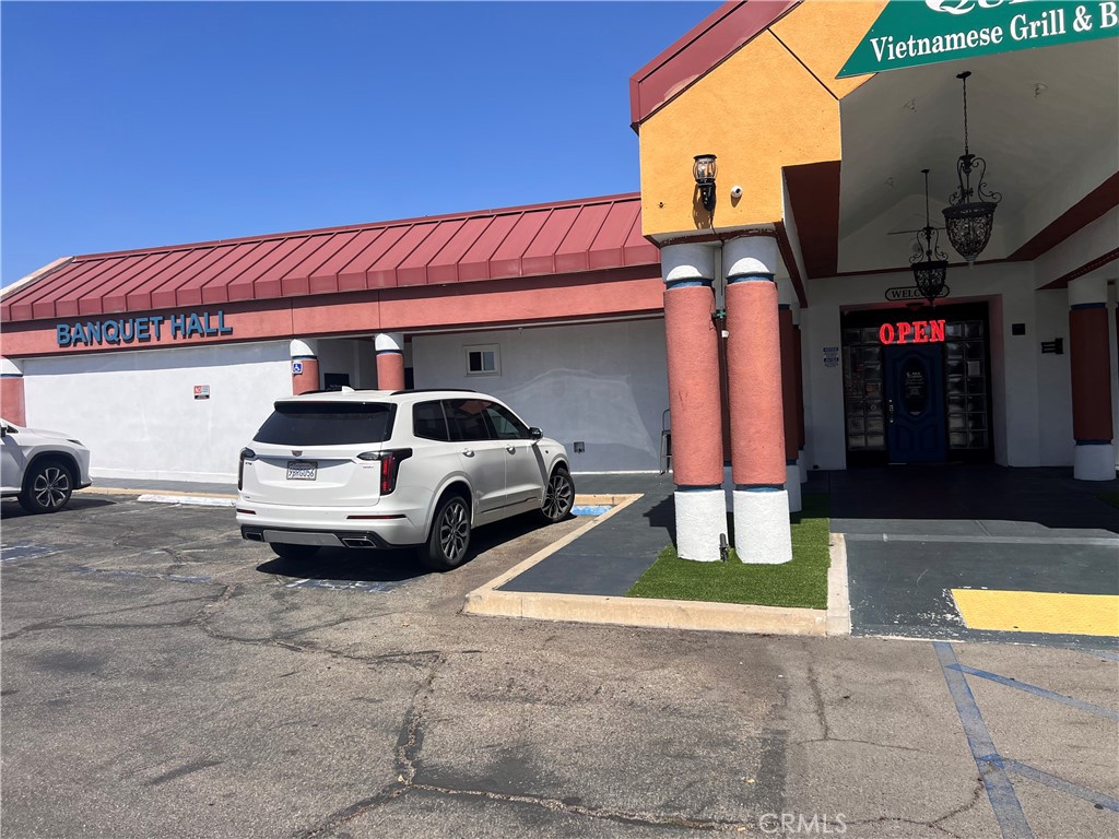 965 W Foothill Boulevard