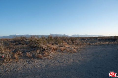 Photo of 1 Vinton Road, Adelanto, CA 92301 (MLS # 25509699)