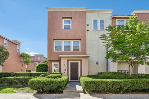 Photo of 500 N Willowbrook AVE, Compton, CA 90220 (MLS # PW26226062)