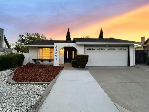 Photo of 31391 San Diego Court, Union City, CA 94587 (MLS # ML82045179)