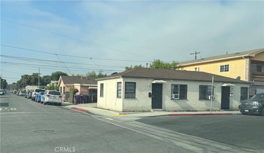 INVESTOR!! INVESTOR!! Incredible investment opportunity in North Long Beach! This duplex offers two spacious units, each with its own private entrance—ideal for owner-occupants or savvy investors. Live in one and rent the other, or lease both for strong rental income potential. A detached 2-car garage adds convenience and value. Located in a growing neighborhood near schools, shopping, and major freeways. Don’t miss out on this versatile property with long-term upside!