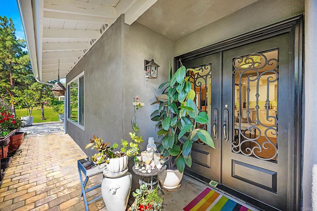 1161 La Casa Drive