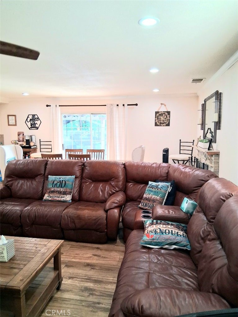 3022 E Quinnell Drive