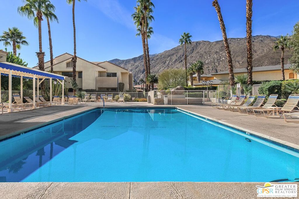 Plaza Villas - Residential