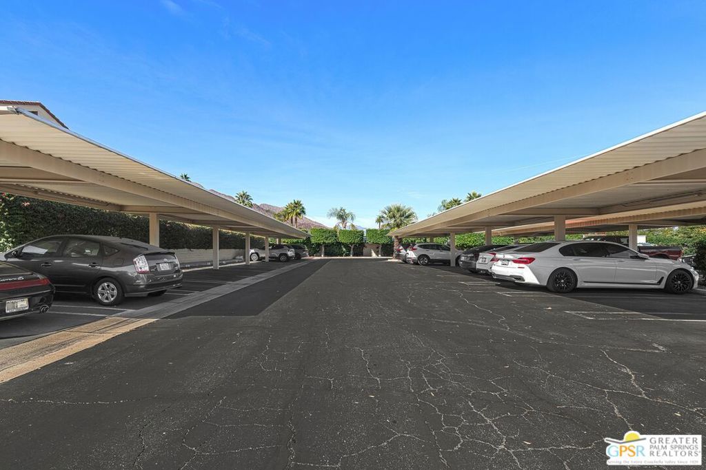 Plaza Villas - Residential