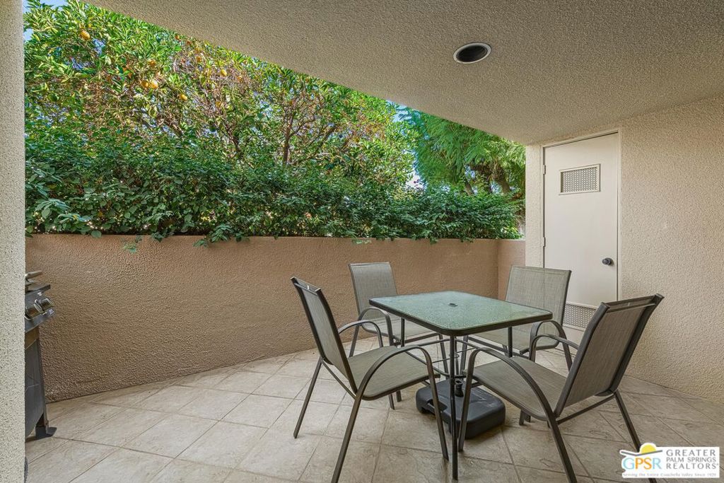 Plaza Villas - Residential