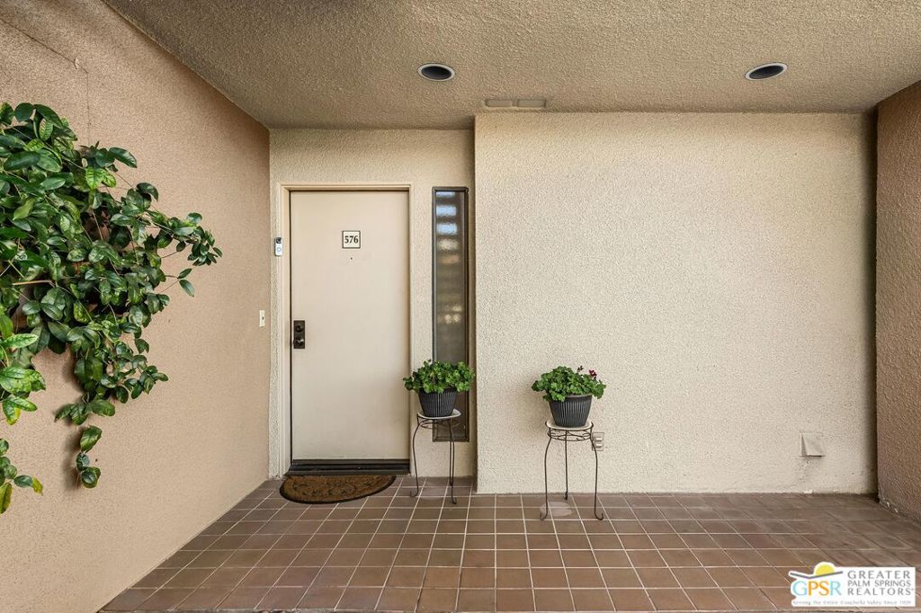 Plaza Villas - Residential