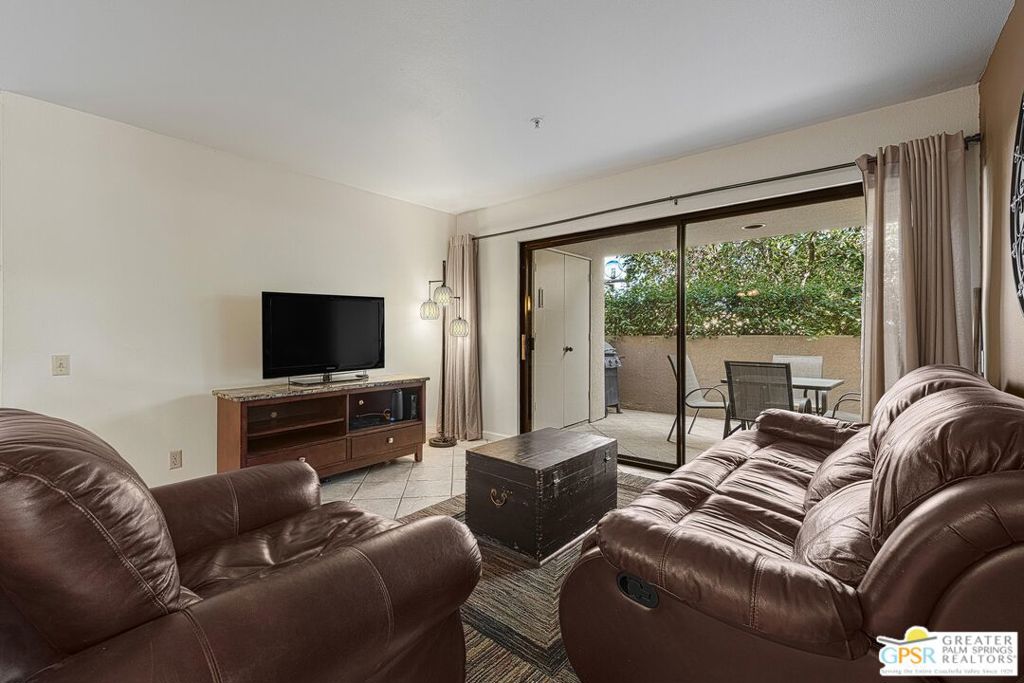 Plaza Villas - Residential