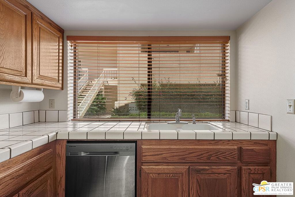 Plaza Villas - Residential