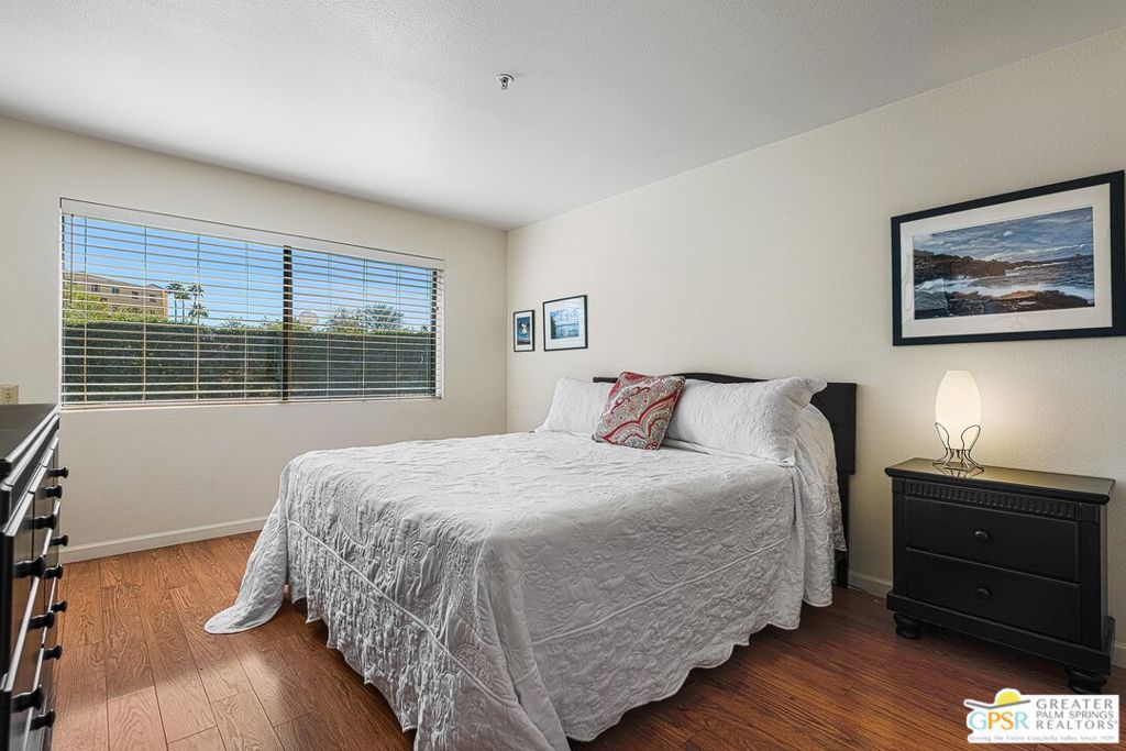 Plaza Villas - Residential