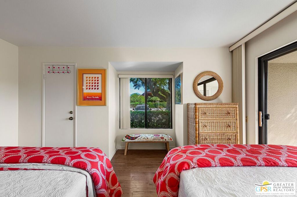 Plaza Villas - Residential