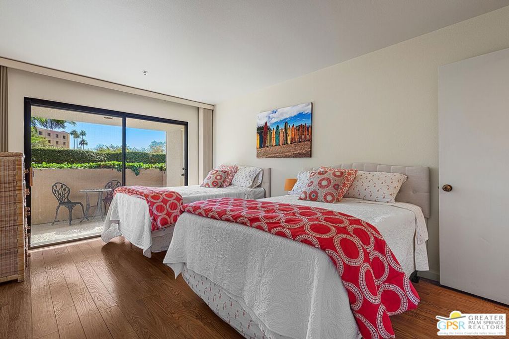 Plaza Villas - Residential