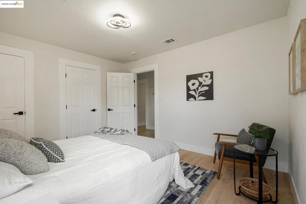 OAKLAND - Residential