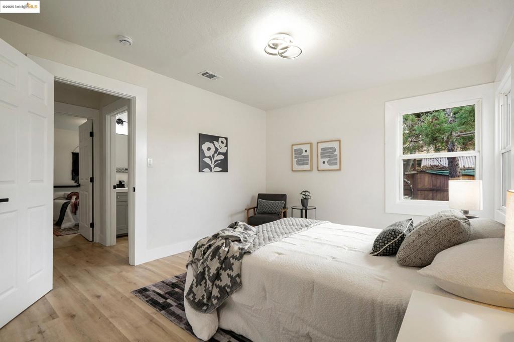 OAKLAND - Residential