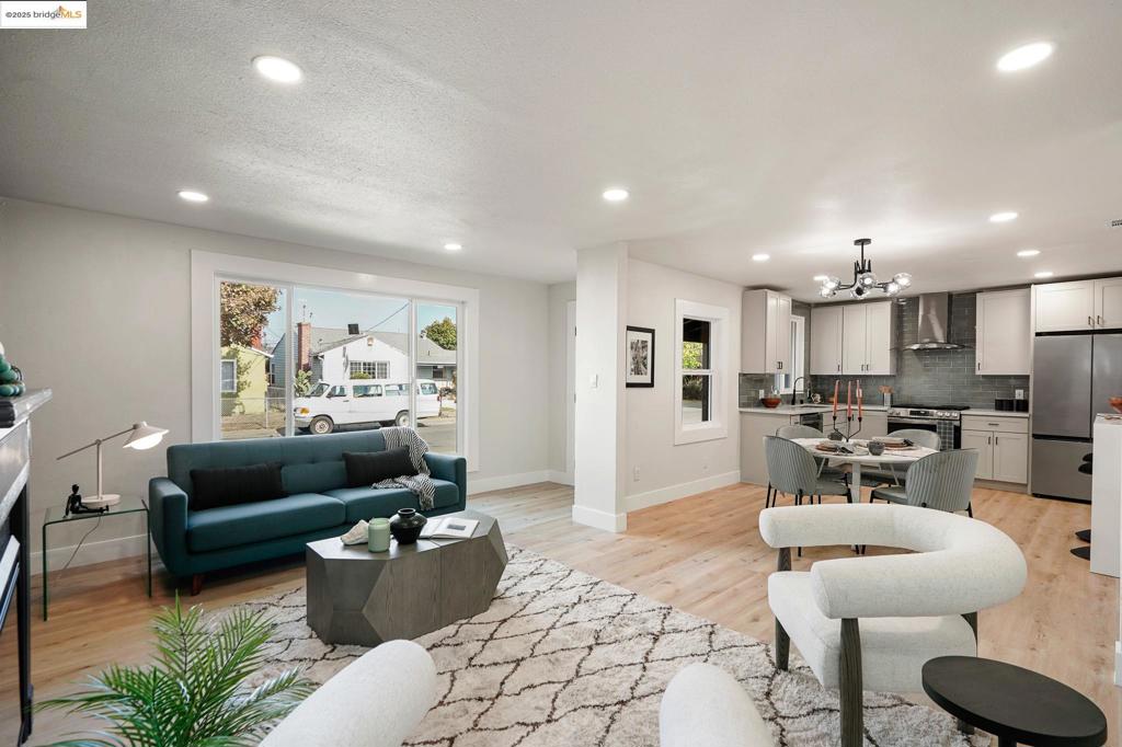 OAKLAND - Residential