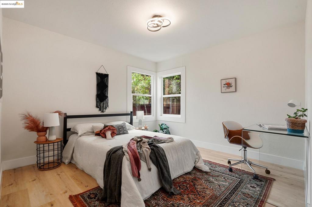 OAKLAND - Residential
